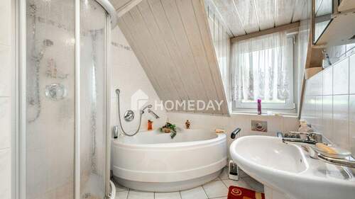 1. OG Badezimmer 1 - 