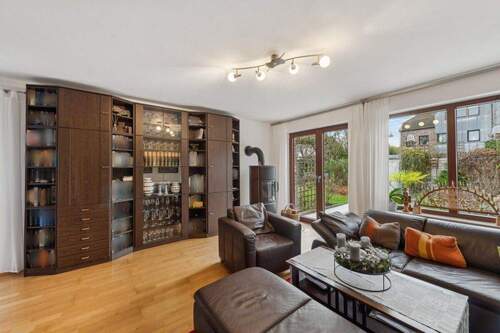 Wohnbereich inkl. Terrassen- und Gartenzugang - 