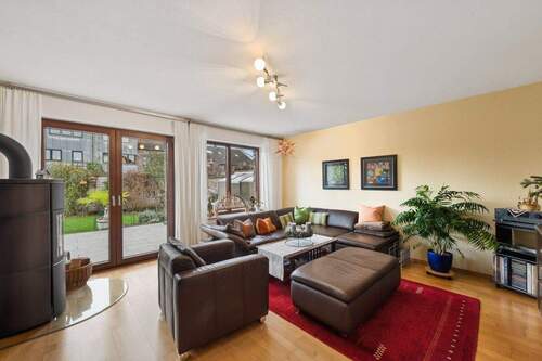 Wohnbereich inkl. Terrassen- und Gartenzugang - 