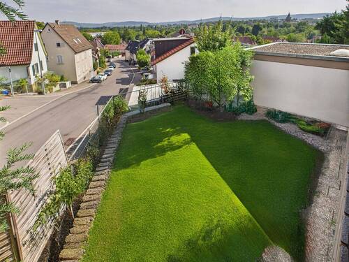 Blick vom Balkon (Garten gestaged) - 