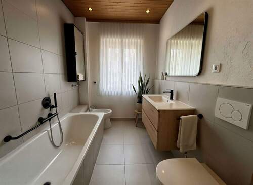 11_Badezimmer_Einrichtungsbeis - 