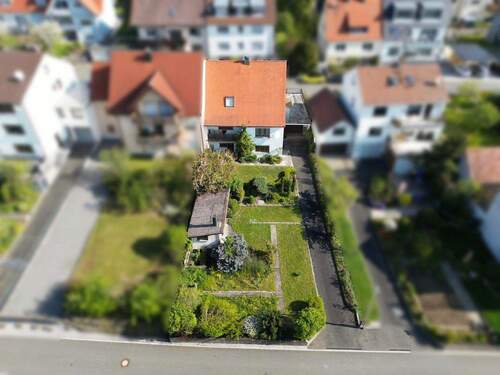 01_Haus Vogelperspektive 1 - Familienidylle mit viel Platz zum Leben - großzügiges Einfamilienhaus in Helmstadt bei Würzburg