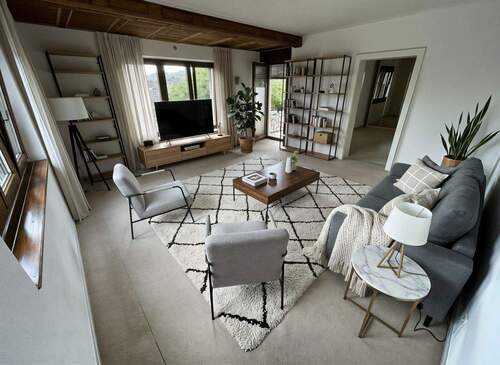 05_Wohnzimmer_Einrichtungsbeis - 