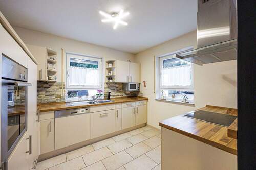 Küche - 4 Zimmer Einfamilienhaus zum Kaufen in Sachsenheim