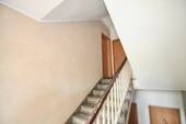 Ruhiges, freundliches Treppenhaus - 