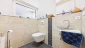 Gäste-WC.jpg - Reihenendhaus mit 152,50 m&sup2; in Diedorf zum Kaufen