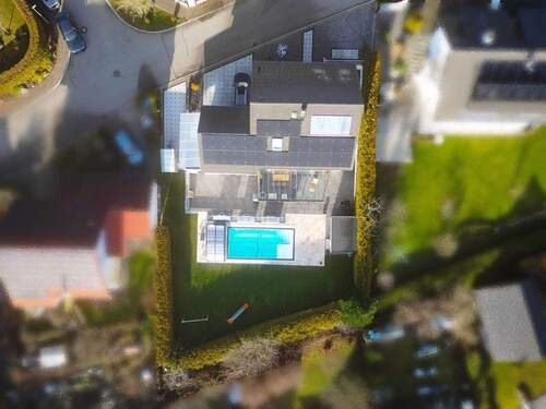 Grundstück - Drohne
- Einfamilienhaus mit 235,00 m&sup2; in Gunningen zum Kaufen