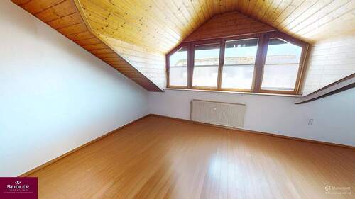 Elternschlafzimmer - unmöbliert - 