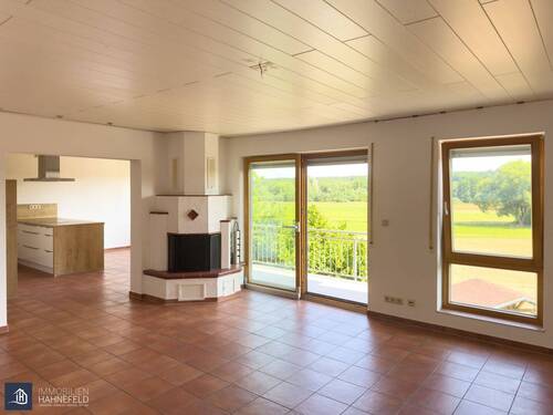 Blick aus dem Wohnbereich - Wie ein Haus im Haus: Stilvolle Maisonette mit Gartennutzung und feinen Details wie: Fussbodenheizung, Einbauküche