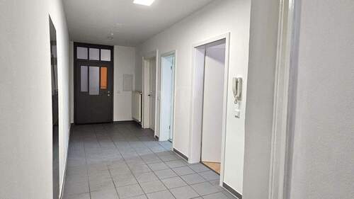 Diele - Etagenwohnung mit 82,00 m² in Ansbach zur Miete