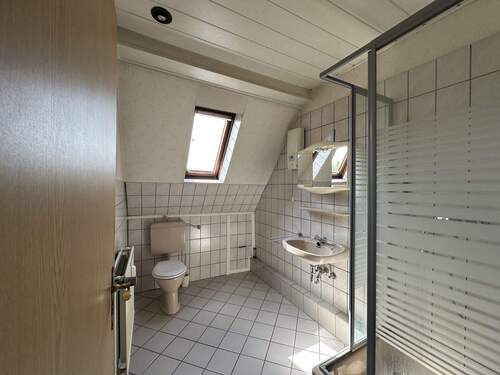 Badezimmer mit Dusche - 