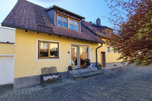 Hier wohnt man gerne - Charmantes Einfamilienhaus in ruhiger Wohnlage von Waldbrunn - inklusive Einliegerwohnung