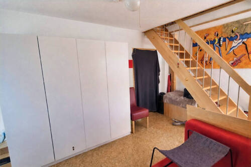 Büro oder Gäste-Zimmer mit Aufgang zum ausgebauten Spitzboden - 