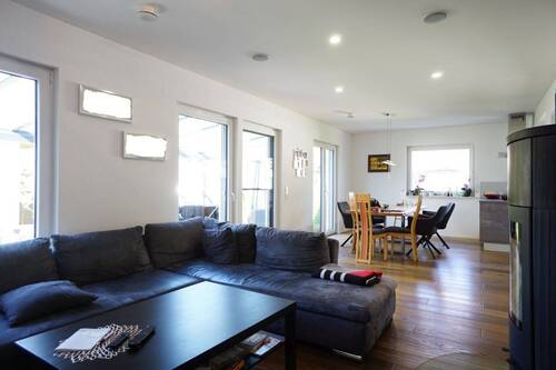 Wohnen/Essen mit Parkettboden - 5 Zimmer Einfamilienhaus zum Kaufen in Reutlingen