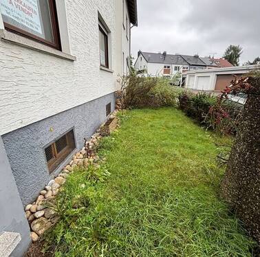 Vorgarten - 9 Zimmer Reihenmittelhaus zum Kaufen in Dudweiler