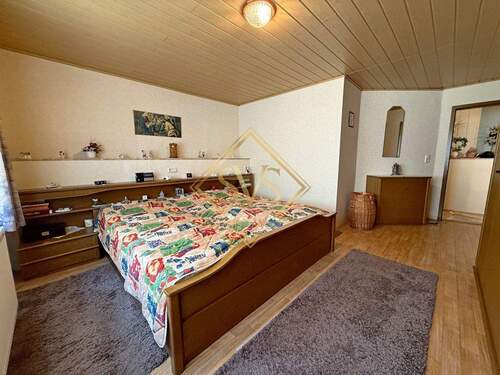 Schlafzimmer 2 OG - 