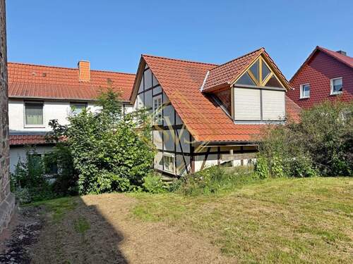 Rückansicht - 8 Zimmer Mehrfamilienhaus, Wohnhaus in Spangenberg / Pfieffe