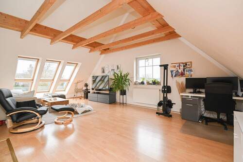 Wohnzimmer - Etagenwohnung mit 109,10 m&sup2; in Borgholzhausen zum Kaufen