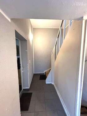 Flur-1 - 1 Zimmer Mehrfamilienhaus, Wohnhaus in Duisburg