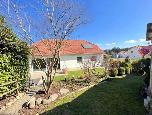Außenansicht - Gartenseite - Einfamilienhaus mit 124,00 m&sup2; in Bad Urach zum Kaufen