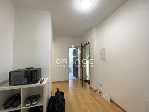 Blick von der Küche aus Richtung Badezimmer - 