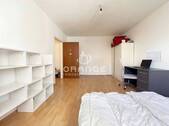 ...welches genug Platz bietet und sehr hell ist. - 