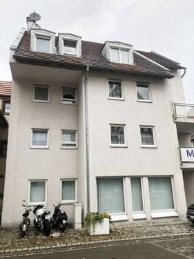 Aussenansicht - 4 Zi. Wohnung, Einbauküche, Garagenstellplatz, Balkon, einfach nur einziehen