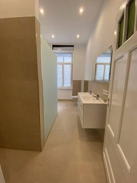 Bild 2 - 6 Zimmer Etagenwohnung zur Miete in Saarbrücken