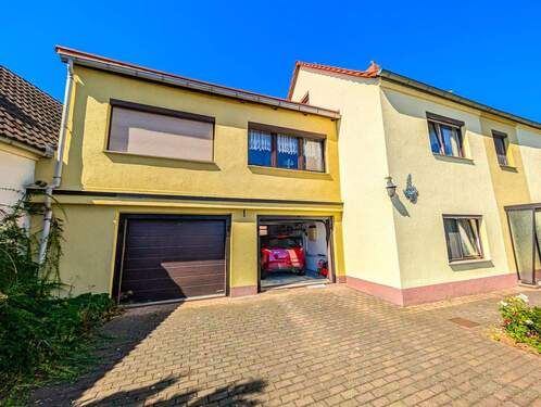 Zwei elektrische Garagen - 