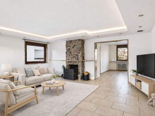 Wohnzimmer (gestaged) - Etagenwohnung mit 107,70 m&sup2; in Winnenden zum Kaufen