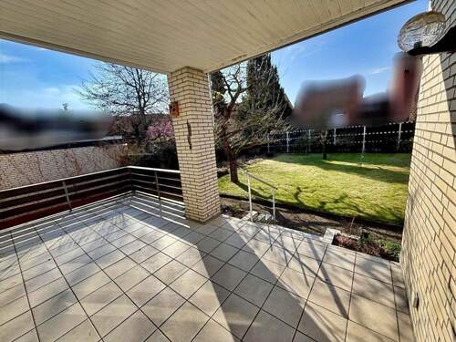 Teilweise überdachte Terrasse - 