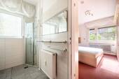 Badezimmer mit Schlafzimmer-Zugang - 