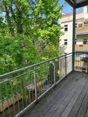 Balkon - Frisch saniert- 3 Zimmer Wohnung.