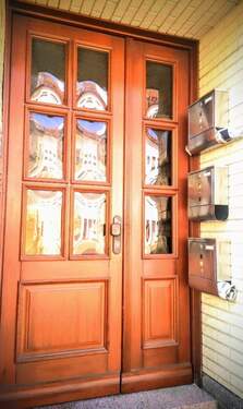 Hauseingang.jpg - TOP - PreisLeistungsverhältnis - Mehrfamilienhaus in Meerane, langzeitvermietet. 3-Familien-Haus