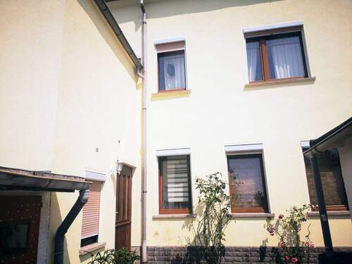 Hofansicht.jpg - 8 Zimmer Mehrfamilienhaus, Wohnhaus in Meerane