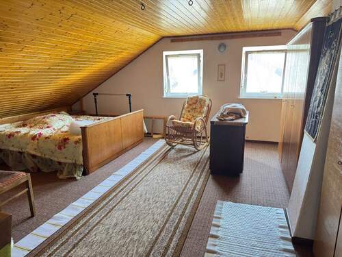 Zimmer 1 Dachgeschoss - 