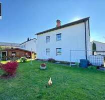 RESERVIERT! Zweifamilienhaus in ruhiger Lage mit pflegeleichtem Garten und zwei Garagen - Schwarzenbach an der Saale Schwarzenbach a d Saale