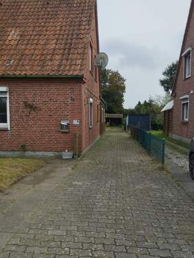 Zufahrt - 3 Zimmer Doppelhaushälfte in Sankt Michaelisdonn