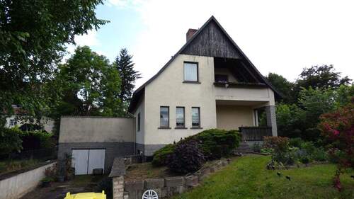 Haus und Zufahrt - Einfamilienhaus mit 115,00 m&sup2; in Lohsa zum Kaufen