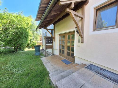 Haustüre - 2 Zimmer Etagenwohnung zum Kaufen in Rimsting