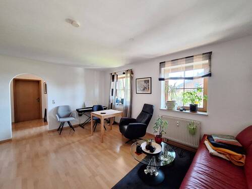 Wohnzimmer - Etagenwohnung mit 57,00 m² in Rimsting zum Kaufen