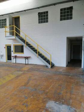 Treppe - Halle in Zeil am Main zur Miete