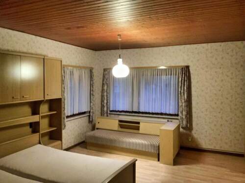 Schlafzimmer EG - 7 Zimmer Einfamilienhaus in Goslar