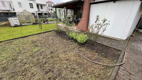 Garten mit Freisitz - 