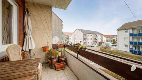 Balkon 1 - 4 Zimmer Etagenwohnung zum Kaufen in Neckartenzlingen