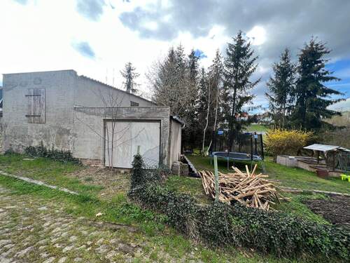 Alter Stall/ Garagengebäude - 