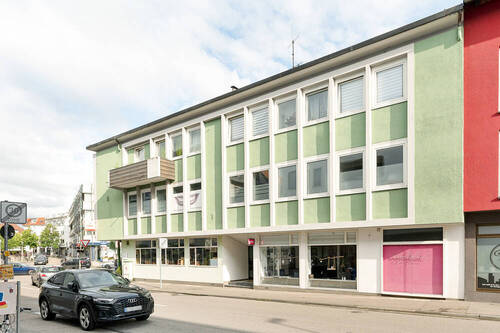 Straßenansicht - Mehrfamilienhaus, Wohnhaus zum Kaufen in Stuttgart / Weilimdorf