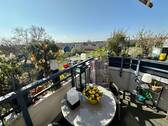 Balkon - Hochwertige Dachgeschosswohnung inkl. Tiefgaragenstellplatz