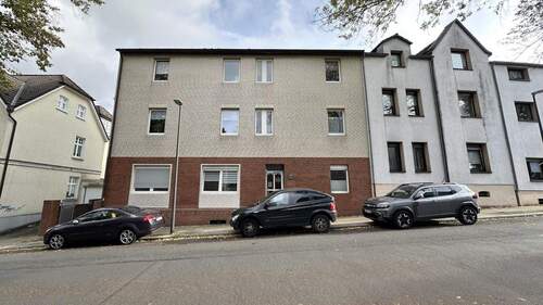 Strassenansicht - 1 Zimmer Mehrfamilienhaus, Wohnhaus zum Kaufen in Essen