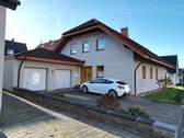 Garage Hauseinfahrt - Charmantes Zweifamilienhaus in Paderborn - Neuenbeken - ruhig gelegen mit Potenzial